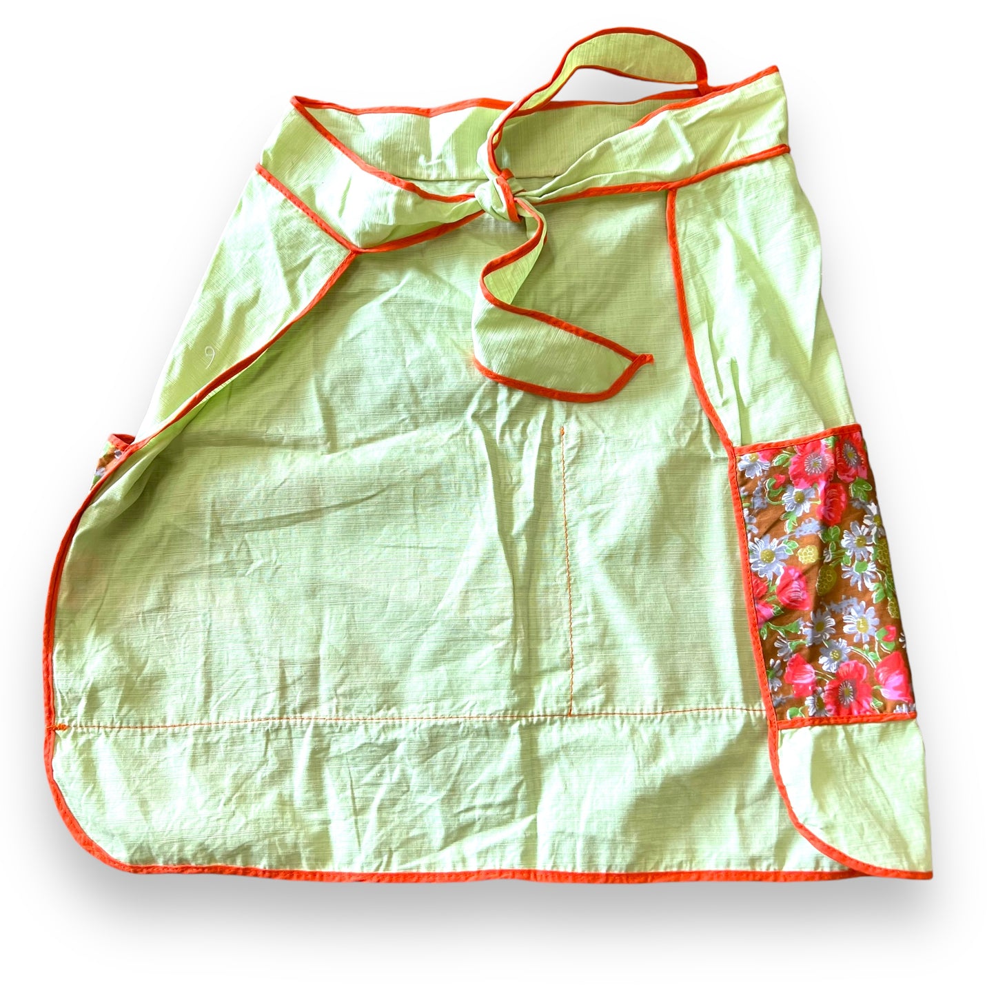 Retro flower patterned tie back half apron