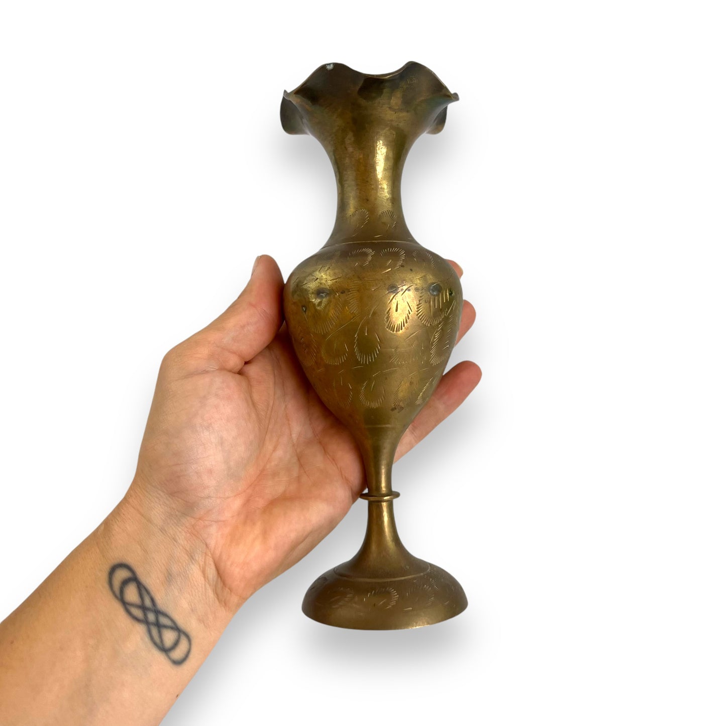 Brass vase with wavy edge rim