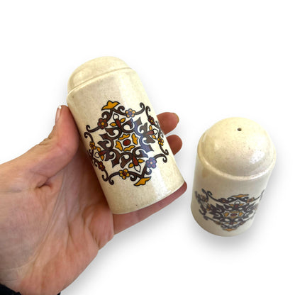 Johnson Australia Salt and Pepper Shaker Set