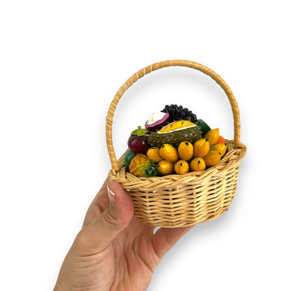 Mini fruit basket with fruit