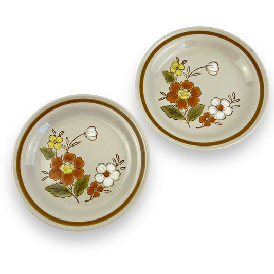 Mountain Wood Collection “Trellis Blossom” Stoneware Plates – Set of 2